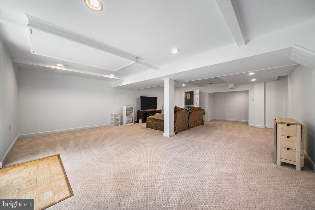 Image 28 of property listing at 2305 PEGGY LN, Silver Spring, MD 20910
