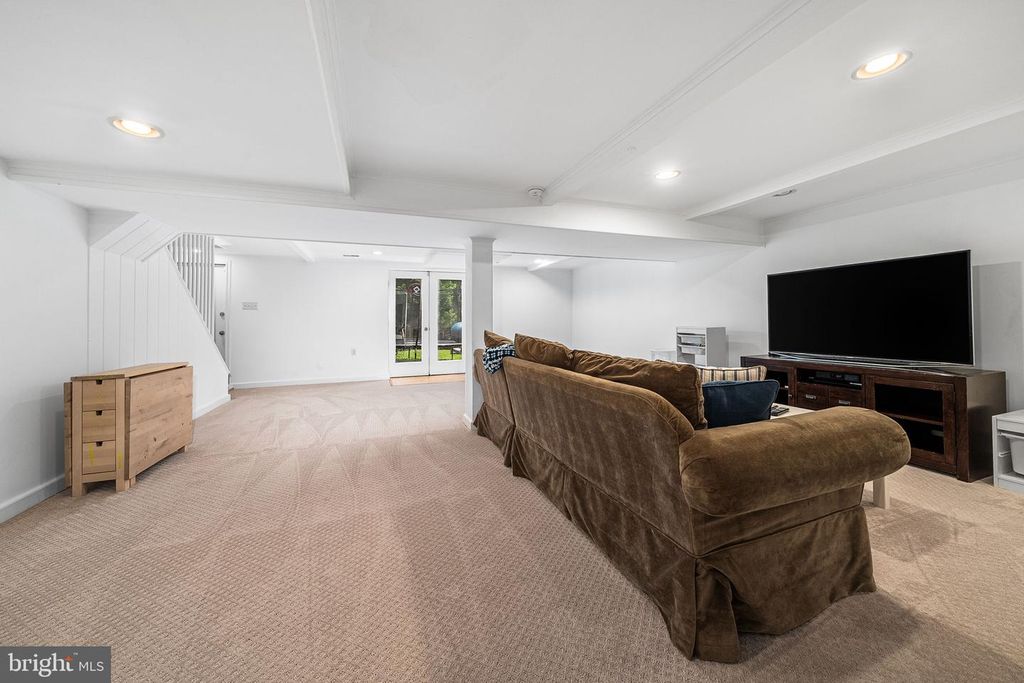 Image 29 of property listing at 2305 PEGGY LN, Silver Spring, MD 20910