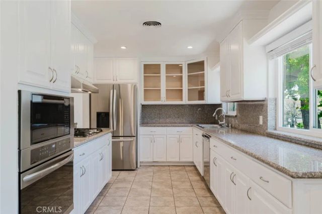 13856 Runnymede Street, Van Nuys, CA 91405