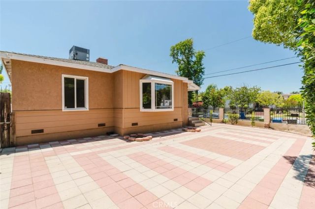 13856 Runnymede Street, Van Nuys, CA 91405