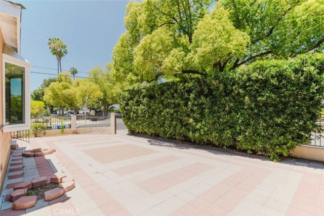 13856 Runnymede Street, Van Nuys, CA 91405