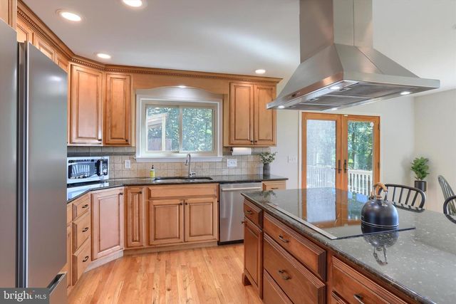 9450 LANCASTER AVE, Bethel, PA 19507
