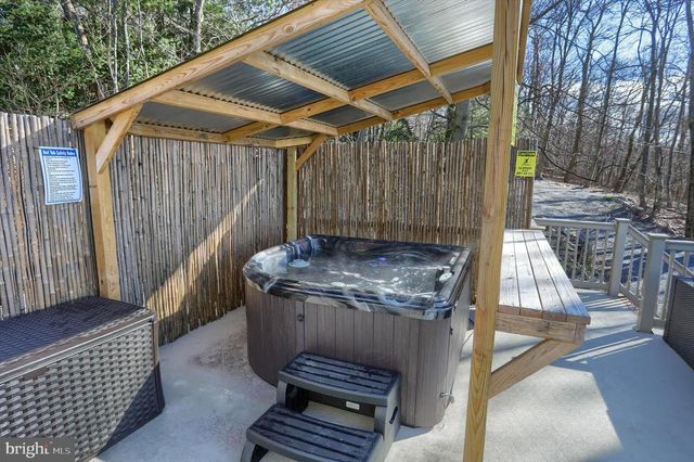 9450 LANCASTER AVE, Bethel, PA 19507