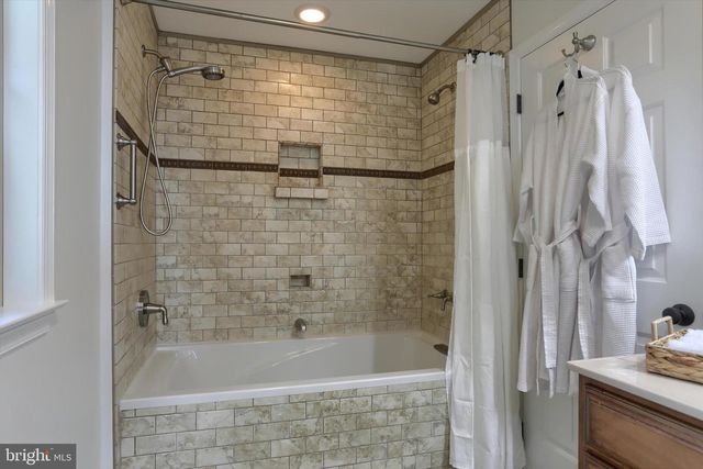 9450 LANCASTER AVE, Bethel, PA 19507