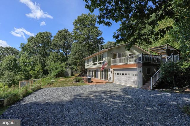 9450 LANCASTER AVE, Bethel, PA 19507