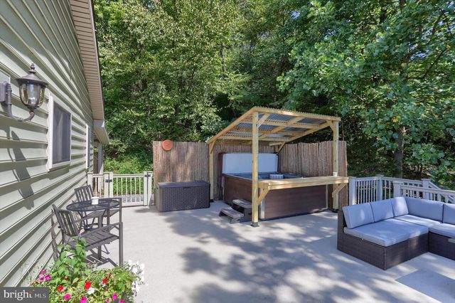 9450 LANCASTER AVE, Bethel, PA 19507