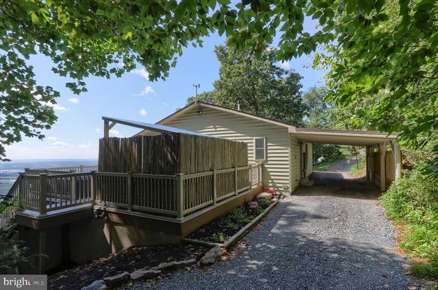 9450 LANCASTER AVE, Bethel, PA 19507