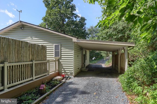 9450 LANCASTER AVE, Bethel, PA 19507