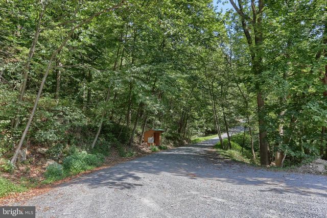 9450 LANCASTER AVE, Bethel, PA 19507