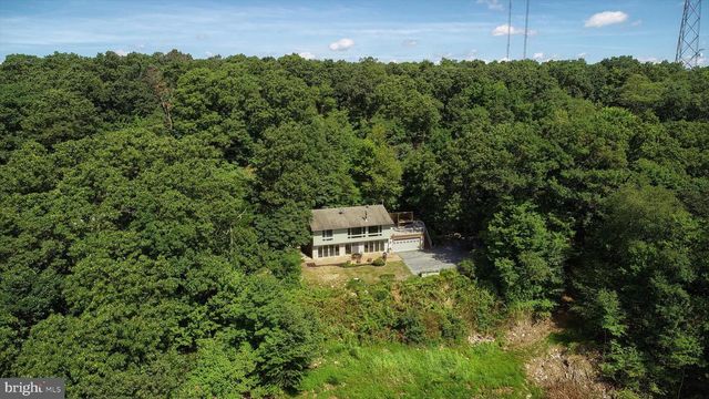 9450 LANCASTER AVE, Bethel, PA 19507