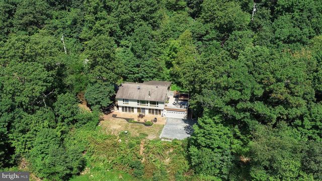 9450 LANCASTER AVE, Bethel, PA 19507