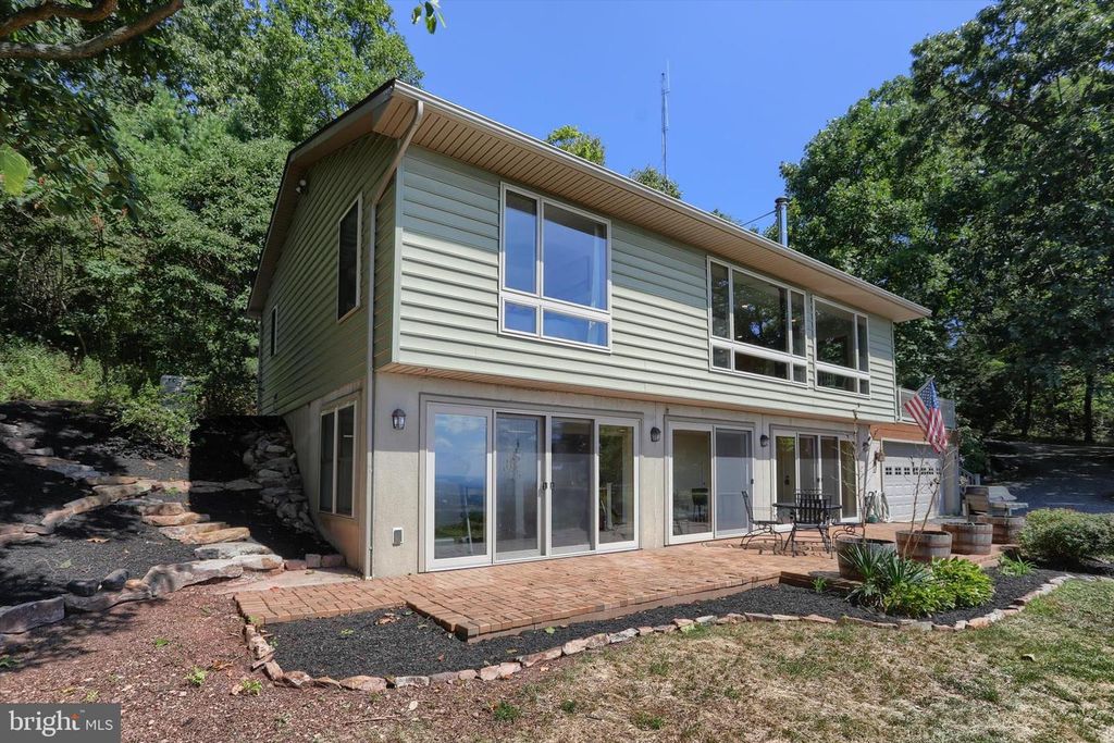 9450 LANCASTER AVE, Bethel, PA 19507