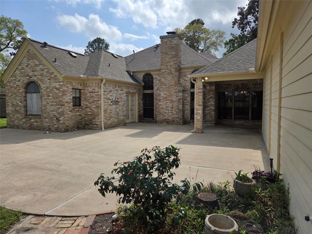 7503 17th Green Drive, Humble, TX 77346