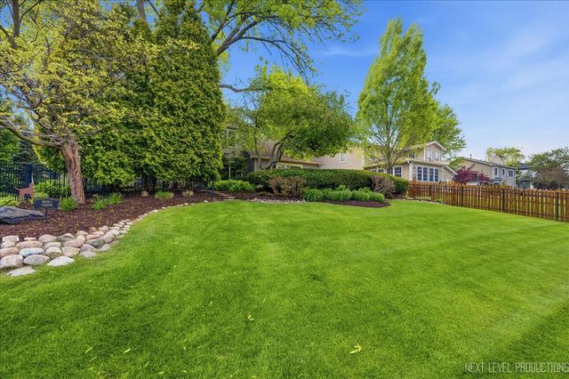 530 Olesen Drive, Naperville, IL 60540
