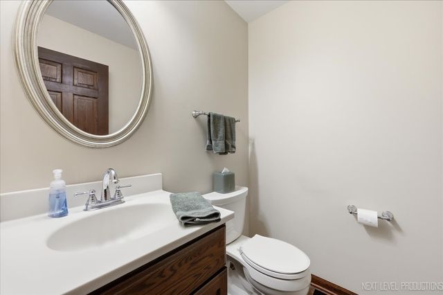 530 Olesen Drive, Naperville, IL 60540