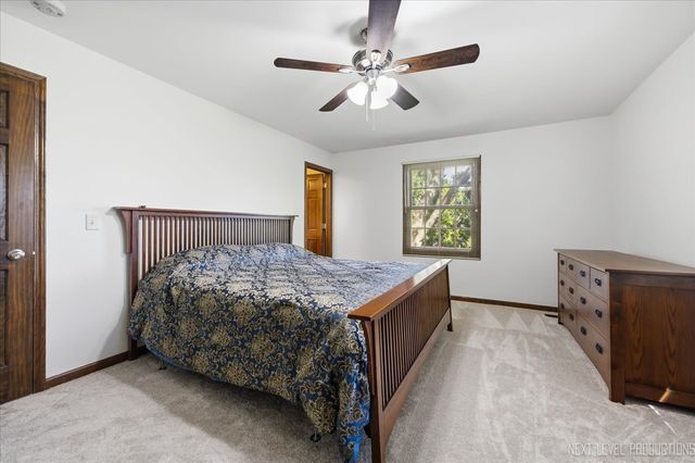 530 Olesen Drive, Naperville, IL 60540