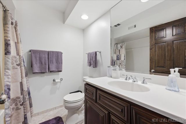 530 Olesen Drive, Naperville, IL 60540