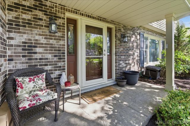 530 Olesen Drive, Naperville, IL 60540