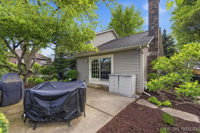 530 Olesen Drive, Naperville, IL 60540