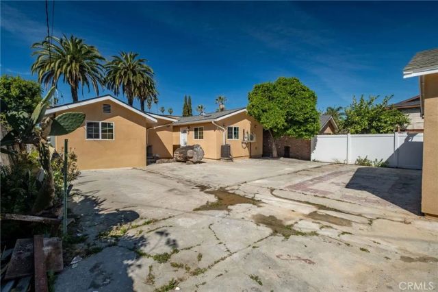 1972 Olive, Long Beach, CA 90806