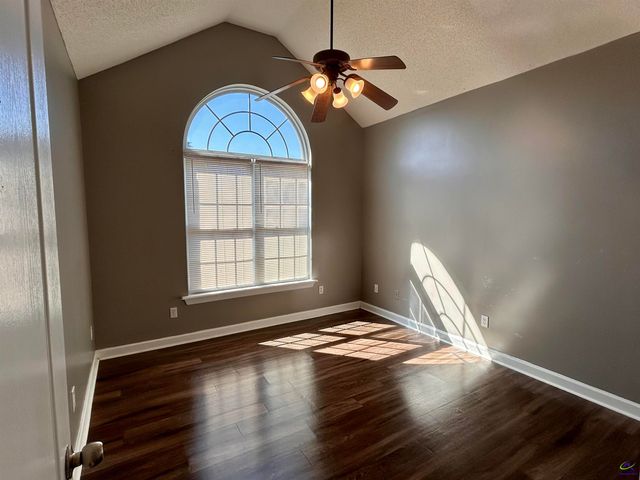 220 Gray Fox Crossing, Bonaire, GA 31005