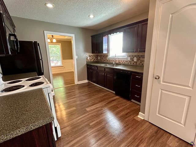 220 Gray Fox Crossing, Bonaire, GA 31005