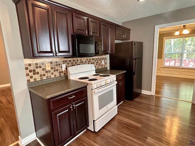 220 Gray Fox Crossing, Bonaire, GA 31005