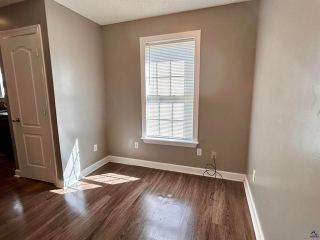 220 Gray Fox Crossing, Bonaire, GA 31005