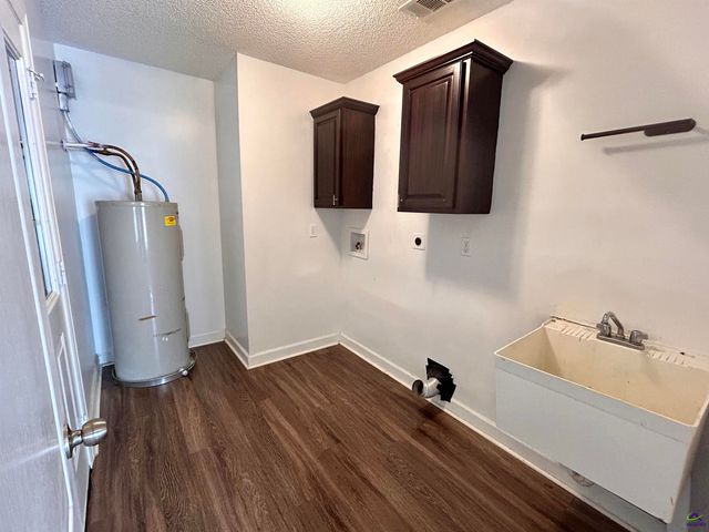 220 Gray Fox Crossing, Bonaire, GA 31005