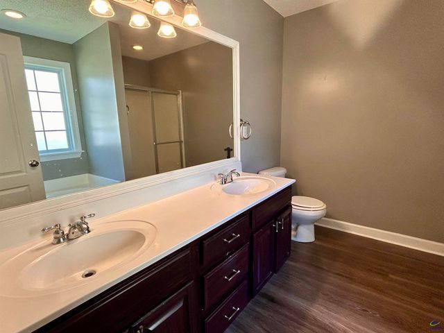 220 Gray Fox Crossing, Bonaire, GA 31005