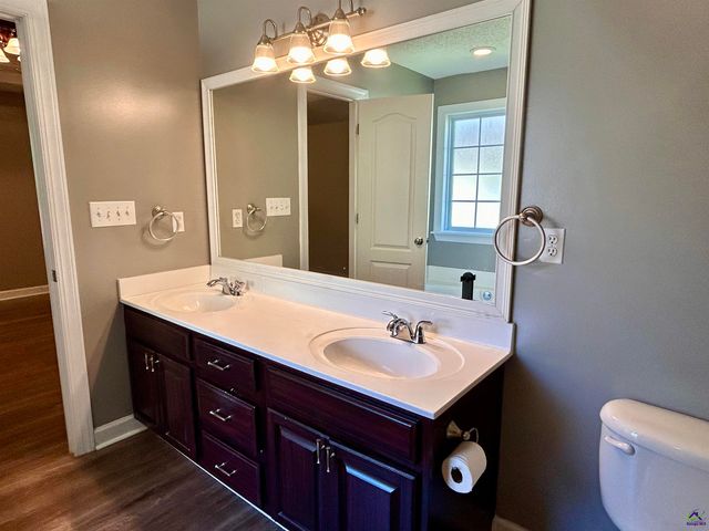 220 Gray Fox Crossing, Bonaire, GA 31005