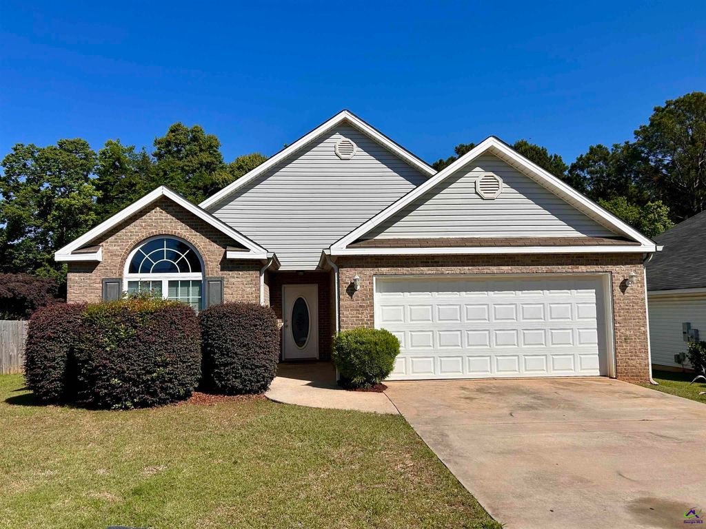 220 Gray Fox Crossing, Bonaire, GA 31005