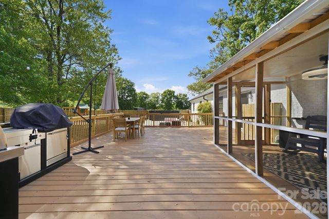 5009 Hemby Road, Matthews, NC 28104