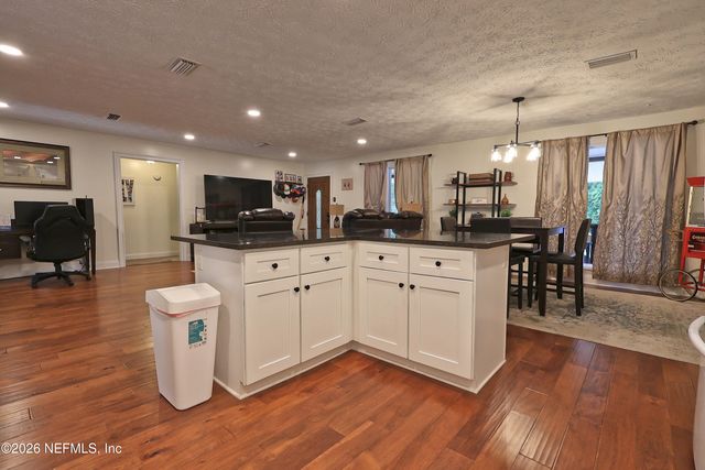 4162 SCENIC Drive, Middleburg, FL 32068
