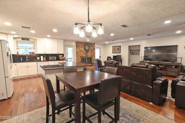 4162 SCENIC Drive, Middleburg, FL 32068