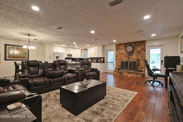 4162 SCENIC Drive, Middleburg, FL 32068
