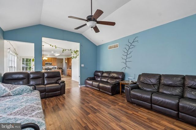 211 TOLLGATE RD, Quakertown, PA 18951