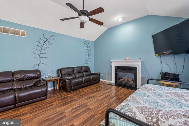 211 TOLLGATE RD, Quakertown, PA 18951