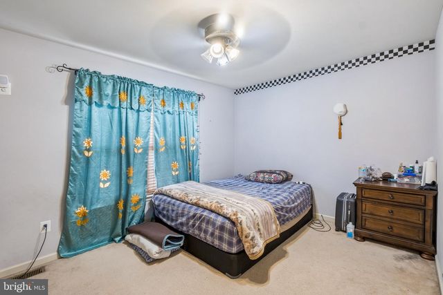211 TOLLGATE RD, Quakertown, PA 18951