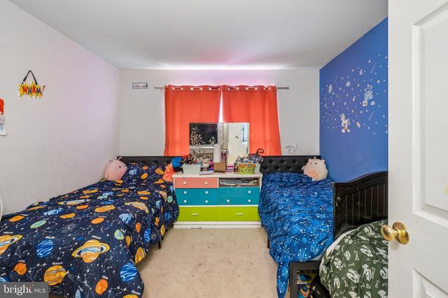 211 TOLLGATE RD, Quakertown, PA 18951