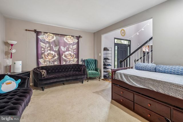 211 TOLLGATE RD, Quakertown, PA 18951