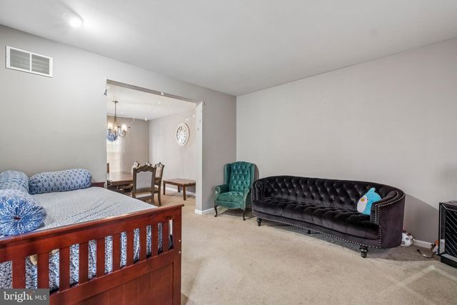 211 TOLLGATE RD, Quakertown, PA 18951