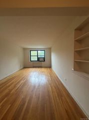 21110 73 Avenue 4G, Bayside, NY 11364