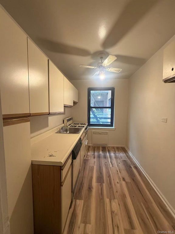 21110 73 Avenue 4G, Bayside, NY 11364 — photo 4