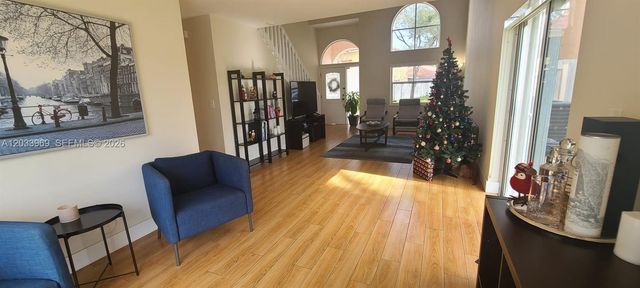 320 SW 99th Ave, Pembroke Pines, FL 33025