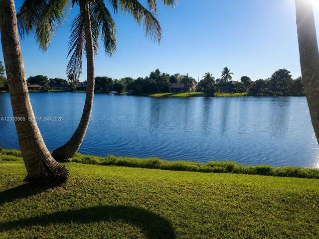 320 SW 99th Ave, Pembroke Pines, FL 33025