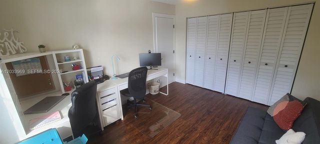 320 SW 99th Ave, Pembroke Pines, FL 33025