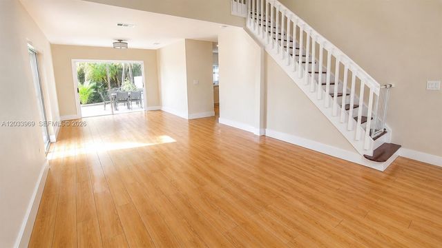 320 SW 99th Ave, Pembroke Pines, FL 33025