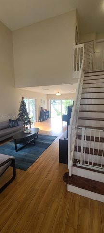 320 SW 99th Ave, Pembroke Pines, FL 33025