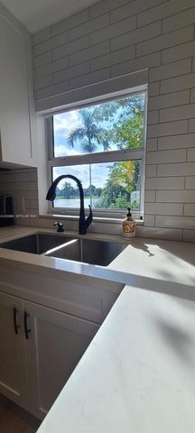 320 SW 99th Ave, Pembroke Pines, FL 33025